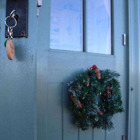 Romney Marsh Huts By Bloom Stays Ashford  Exterior photo
