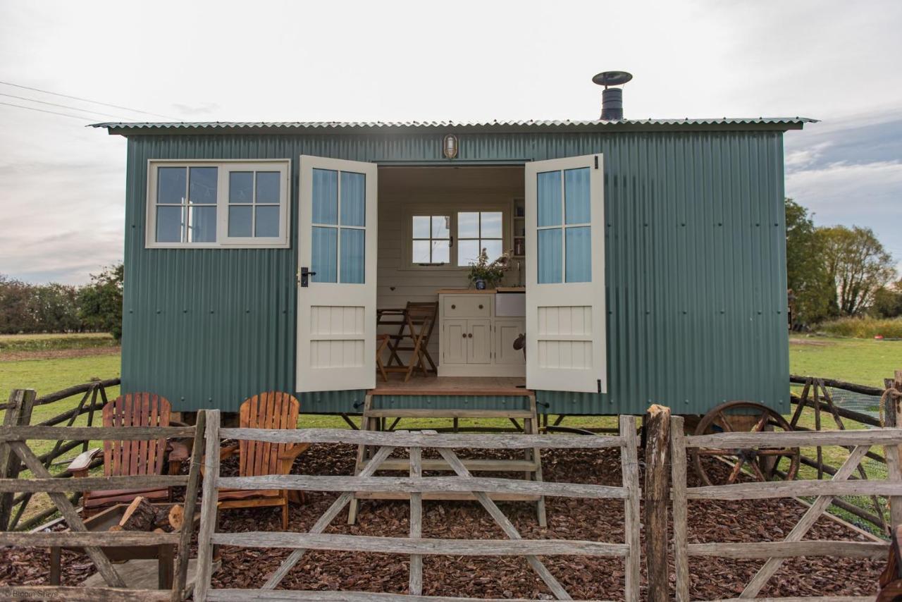 Romney Marsh Huts By Bloom Stays Ashford  Exterior photo